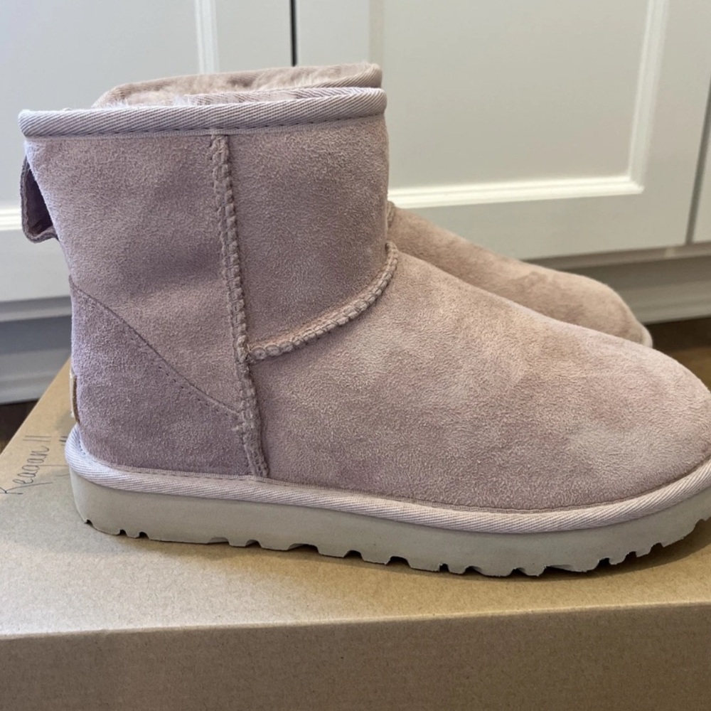 UGG Women's Classic Mini ii Winter Boot RSGRY Size 6 1016222